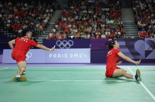 郑思维巴黎吃瓜,意外吃瓜事件背后的温馨瞬间